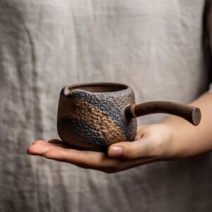 Handcrafted gilded coarse pottery Japanese fairness cup gong dao bei group display
