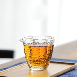 Hammered glass Japanese fairness cup Gong Dao Bei with gilded edge main product view