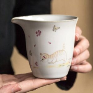 hand painted cat ceramic fairness cup gong dao bei front view