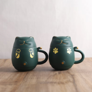 japanese matte green cat shaped loose leaf tea infuser mug main view