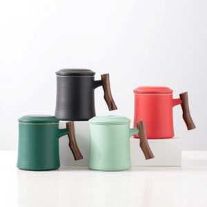 loose leaf tea infuser mug ceramic with wooden handle full product view