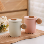 japanese loose leaf tea infuser mug with wood handle full product view