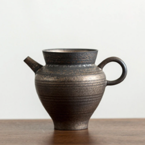 Style A Rustic Iron Glazed Handmade Ceramic Fairness Cup Gong Dao Bei with spout and handle