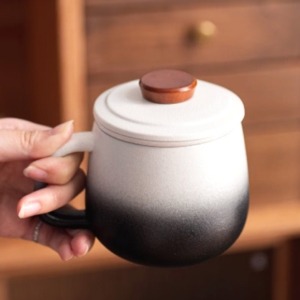 white and black gradient loose leaf tea infuser mug with ceramic strainer and wood lid knob