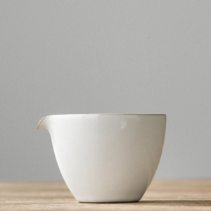 6.7oz white ceramic japanese fairness cup gong dao bei full view